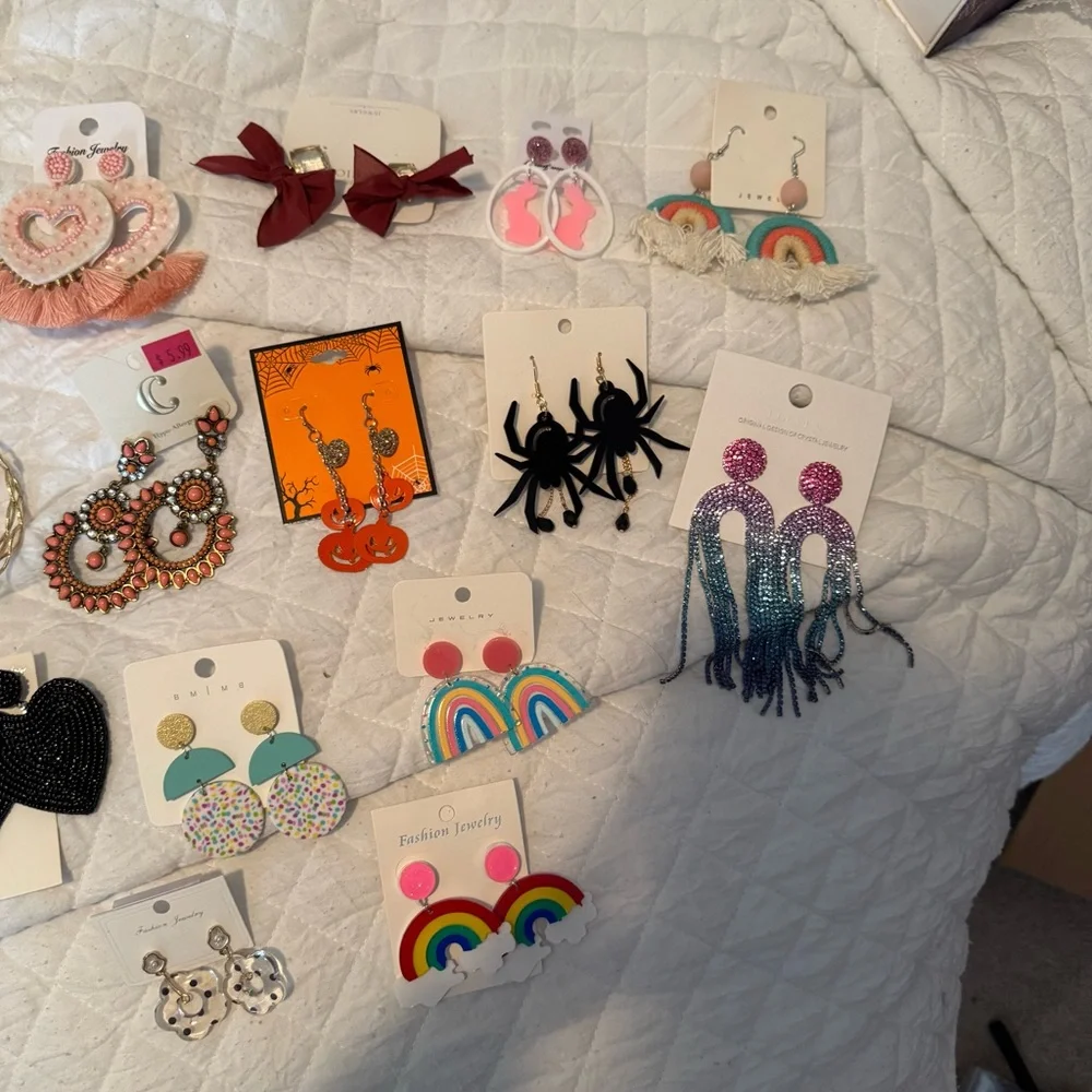 Statement earring bundle - Picture 3 of 3